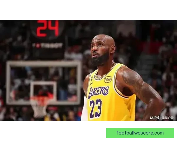 湖人关键时刻表现无解老詹坦言球队冷静压力全无